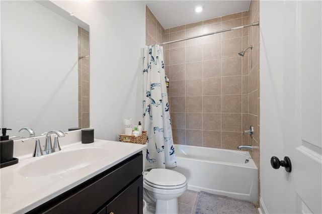 203 Holden Way, Woodstock, GA 30189