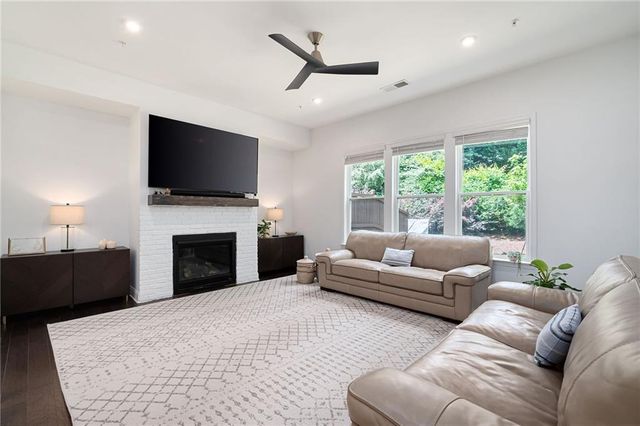 203 Holden Way, Woodstock, GA 30189