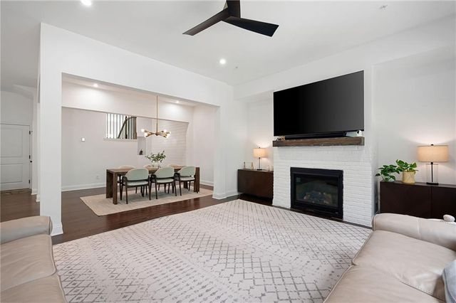 203 Holden Way, Woodstock, GA 30189