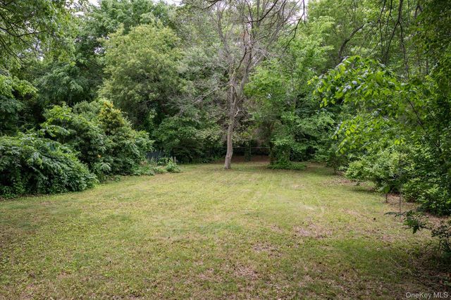 1644 Meadowbrook Road, Merrick, NY 11566