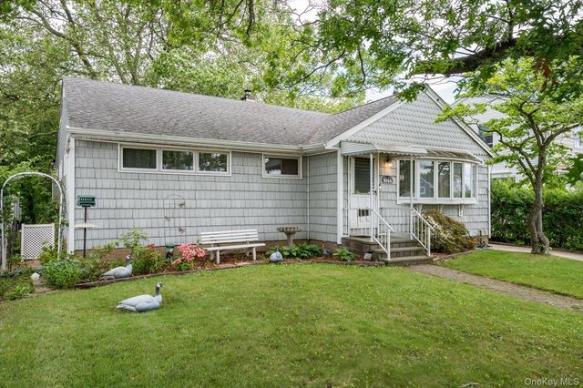 1644 Meadowbrook Road, Merrick, NY 11566