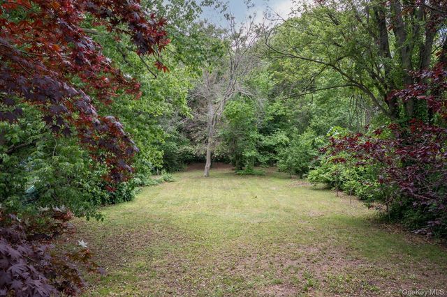 1644 Meadowbrook Road, Merrick, NY 11566