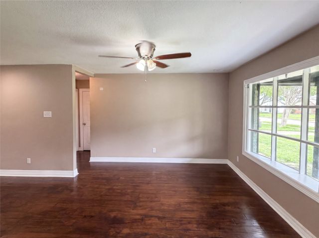 3255 Whitehall Drive, Dallas, TX 75229