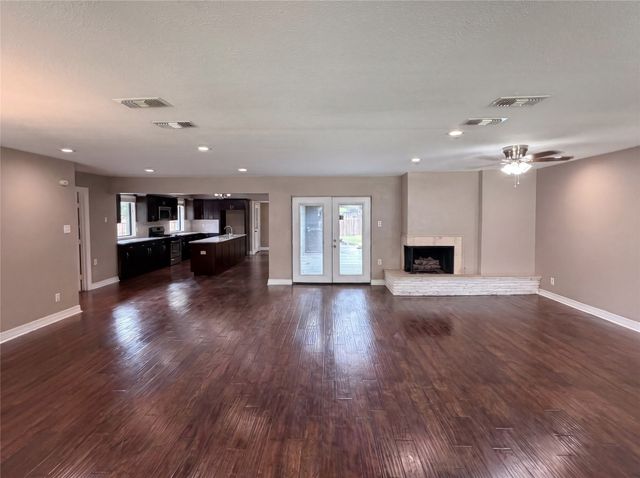 3255 Whitehall Drive, Dallas, TX 75229