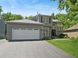 639 Anderson Drive, Lake In The Hills, IL 60156