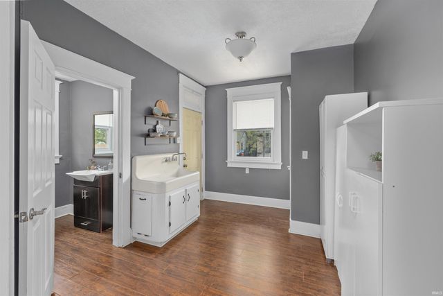 1631 Columbia Avenue, Fort Wayne, IN 46805