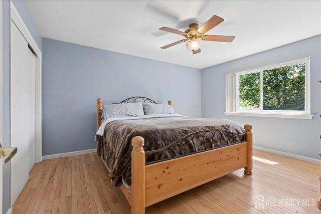 107 Bowne Court, Old Bridge, NJ 07747