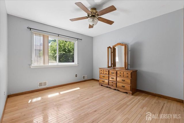 107 Bowne Court, Old Bridge, NJ 07747