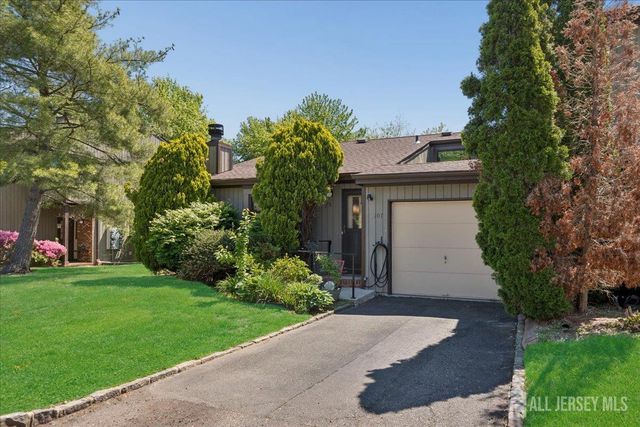 107 Bowne Court, Old Bridge, NJ 07747