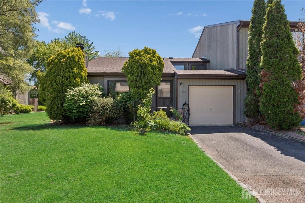 107 Bowne Court, Old Bridge, NJ 07747
