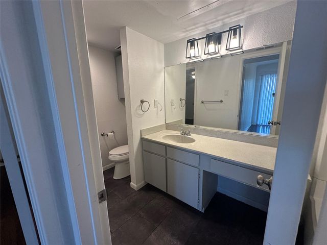 4500 Oltorf St ST E 105, Austin, TX 78741