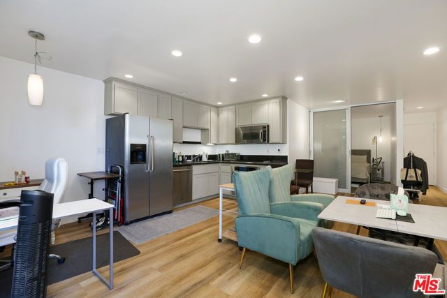 11645 Montana Avenue 222, Los Angeles, CA 90049