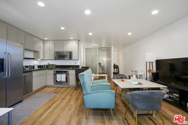 11645 Montana Avenue 222, Los Angeles, CA 90049