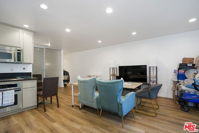11645 Montana Avenue 222, Los Angeles, CA 90049