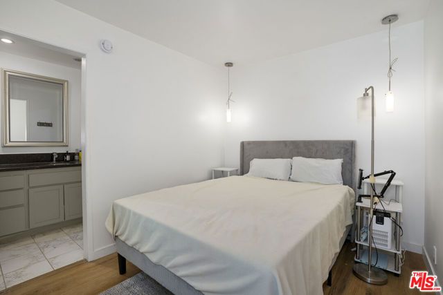 11645 Montana Avenue 222, Los Angeles, CA 90049