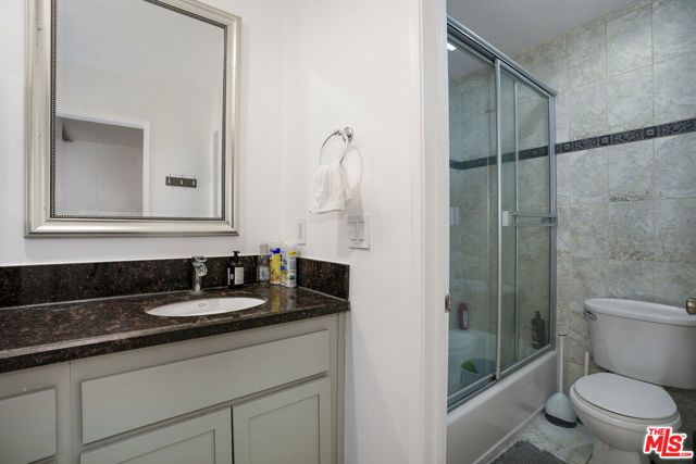11645 Montana Avenue 222, Los Angeles, CA 90049