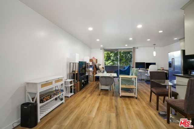 11645 Montana Avenue 222, Los Angeles, CA 90049