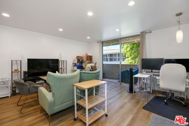 11645 Montana Avenue 222, Los Angeles, CA 90049