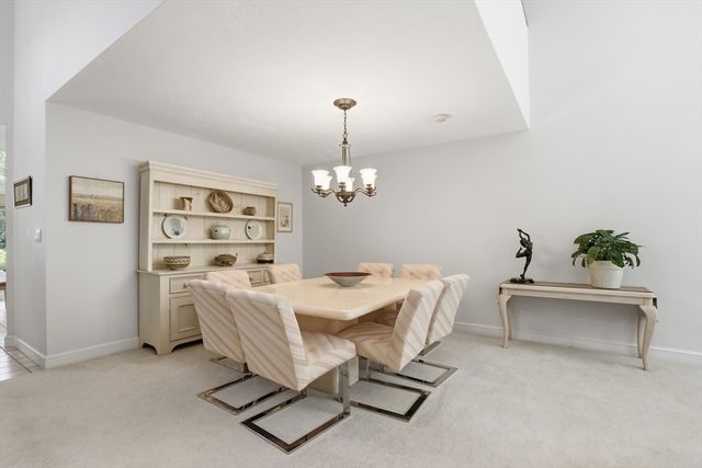 7 Wainwright Road 47, Winchester, MA 01890