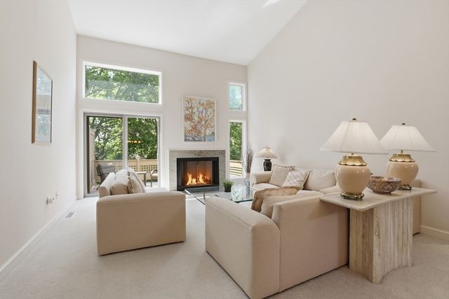 7 Wainwright Road 47, Winchester, MA 01890