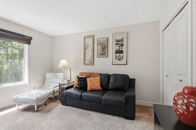 7 Wainwright Road 47, Winchester, MA 01890