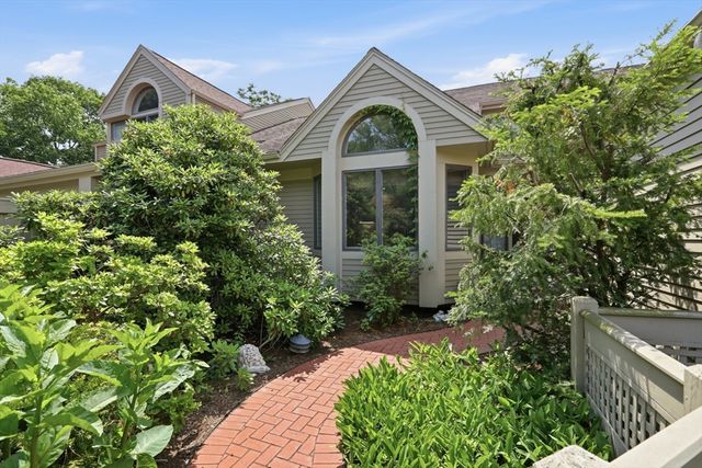7 Wainwright Road 47, Winchester, MA 01890