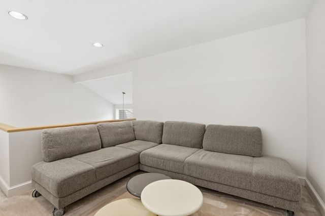 7 Wainwright Road 47, Winchester, MA 01890
