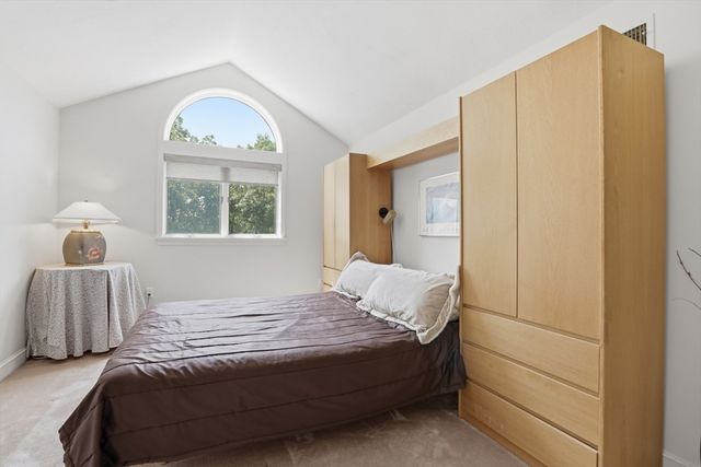 7 Wainwright Road 47, Winchester, MA 01890