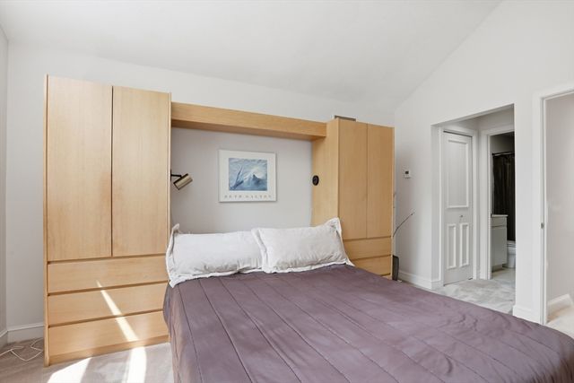 7 Wainwright Road 47, Winchester, MA 01890