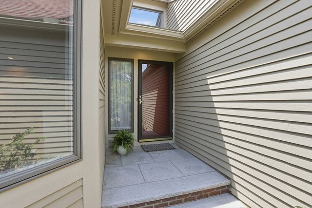 7 Wainwright Road 47, Winchester, MA 01890
