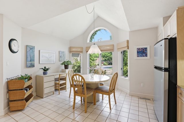 7 Wainwright Road 47, Winchester, MA 01890