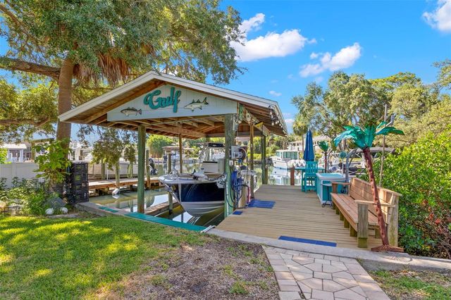 121 CARLYLE DRIVE, Palm Harbor, FL 34683