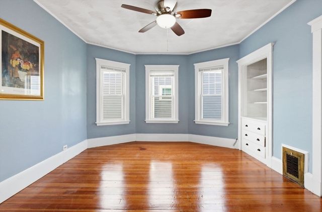 20 Leslie St. 3, Boston, MA 02122