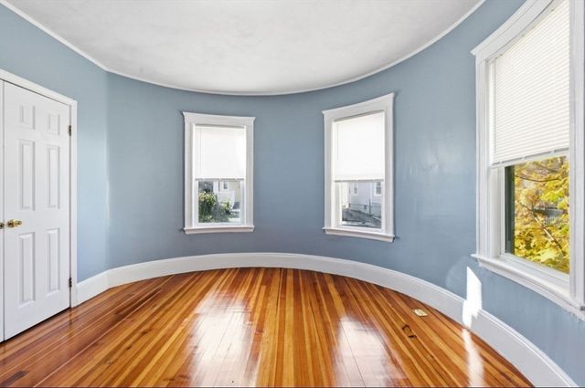 20 Leslie St. 3, Boston, MA 02122