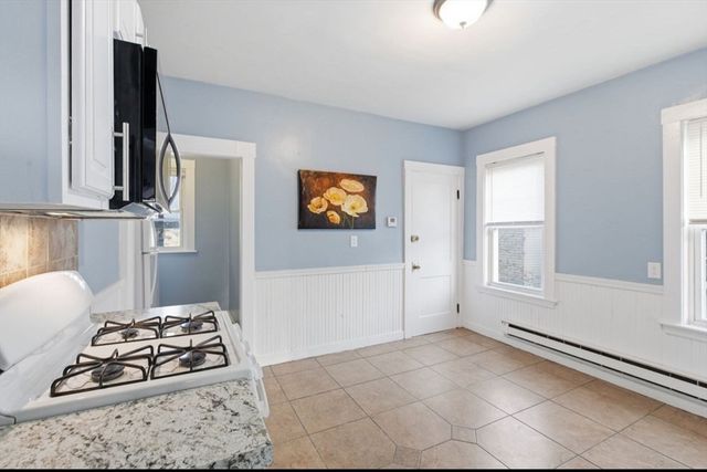 20 Leslie St. 3, Boston, MA 02122