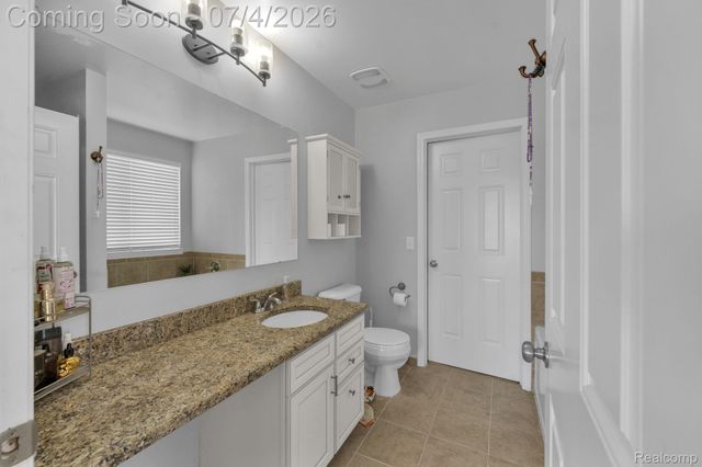 50647 Bredenbury Drive, Macomb Township, MI 48044