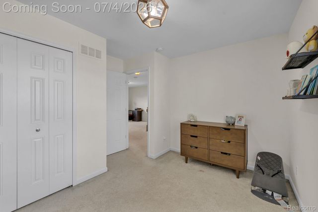 50647 Bredenbury Drive, Macomb Township, MI 48044