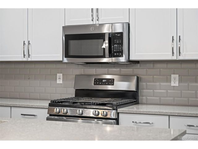 639 N Waterloo Ct, Aurora, CO 80018