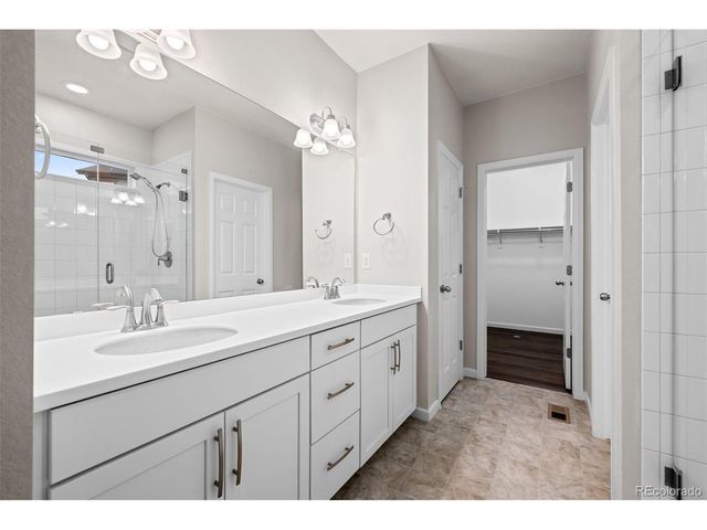 639 N Waterloo Ct, Aurora, CO 80018