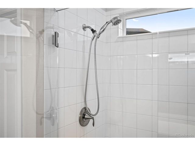639 N Waterloo Ct, Aurora, CO 80018