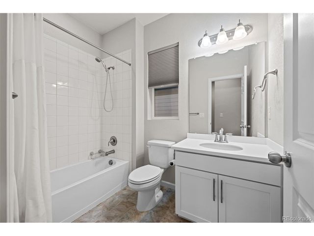 639 N Waterloo Ct, Aurora, CO 80018