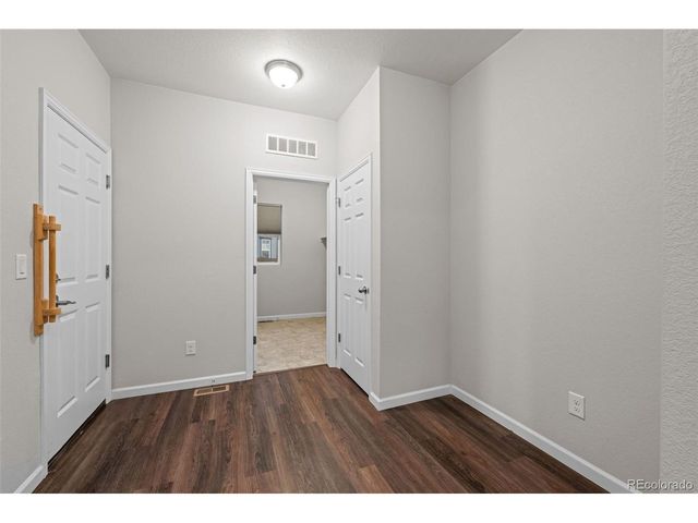 639 N Waterloo Ct, Aurora, CO 80018