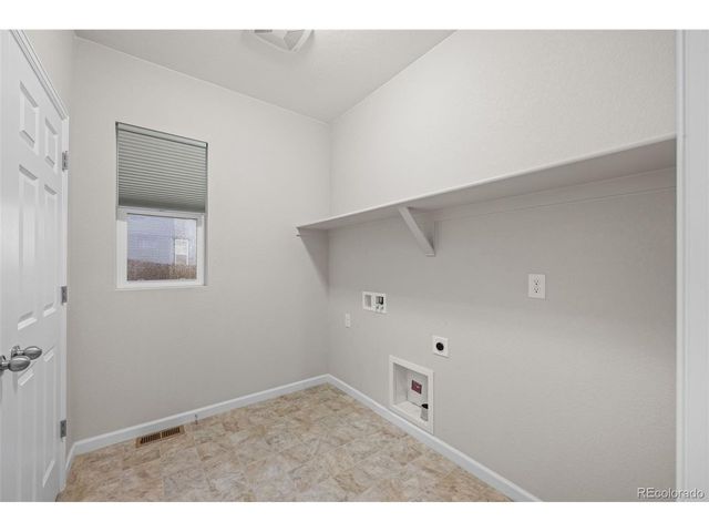 639 N Waterloo Ct, Aurora, CO 80018