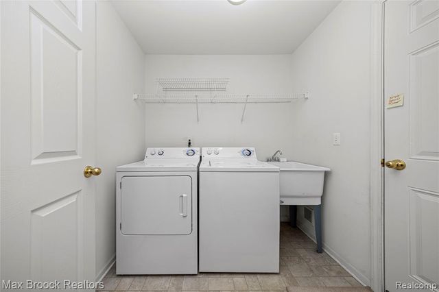 19105 Alexa Drive, Commerce Twp, MI 48390