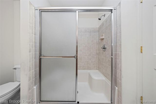 19105 Alexa Drive, Commerce Twp, MI 48390