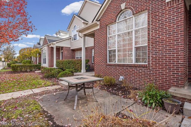 19105 Alexa Drive, Commerce Twp, MI 48390