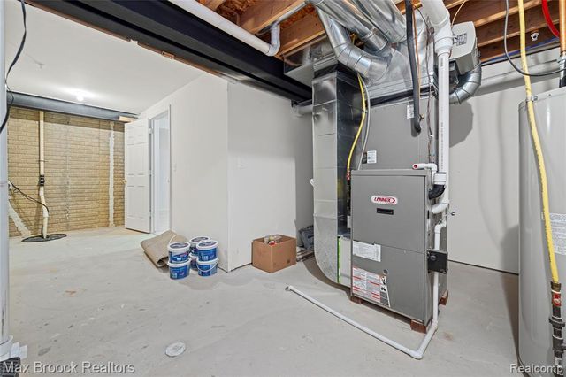 19105 Alexa Drive, Commerce Twp, MI 48390