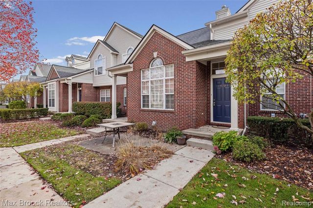 19105 Alexa Drive, Commerce Twp, MI 48390