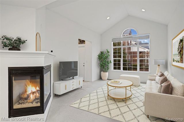 19105 Alexa Drive, Commerce Twp, MI 48390