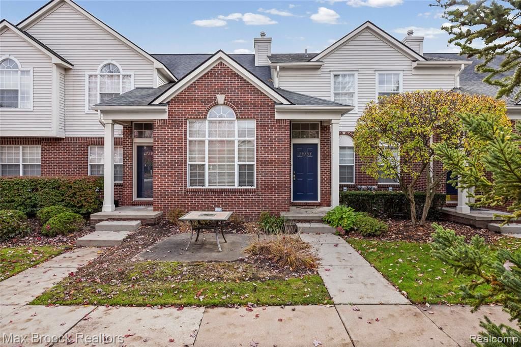 19105 Alexa Drive, Commerce Twp, MI 48390